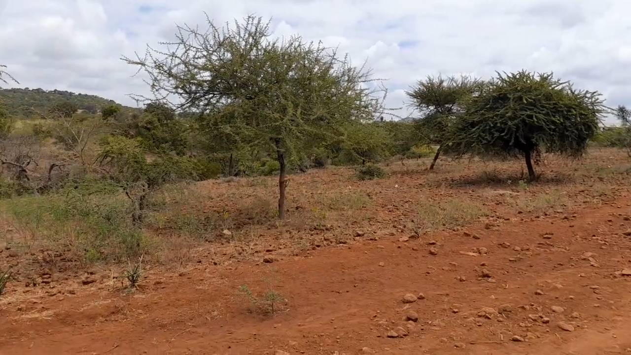 Kiwanja Tulivu cha Makazi cha 25×30m Kinauzwa Kiserian – Karibu na Mto Kijenge