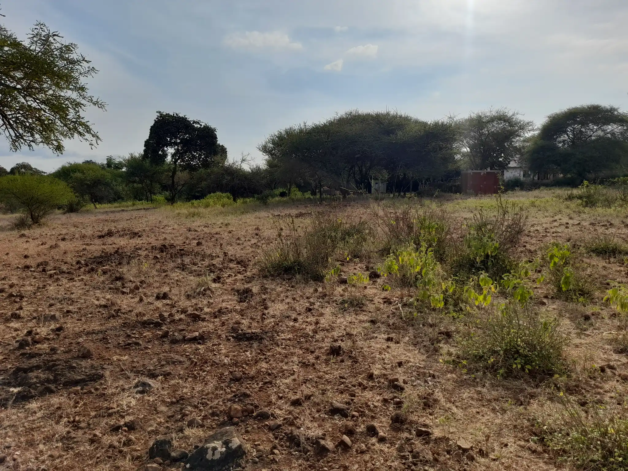 Kiwanja Bora cha 19×40m Karibu na Barabara ya Naberera chenye Maji na Umeme