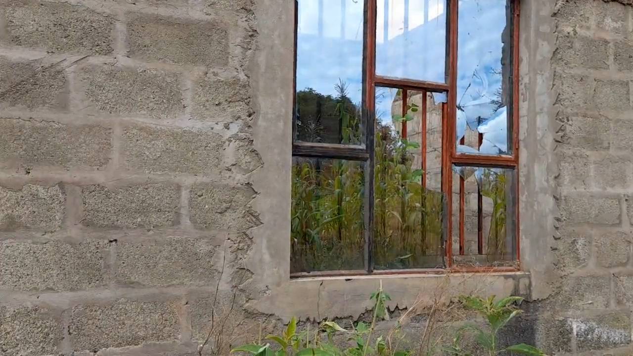 Nyumba tayari kukamilishwa kwenye kiwanja cha 29×43m, Muungano, umbali wa km 1 kutoka barabara kuu