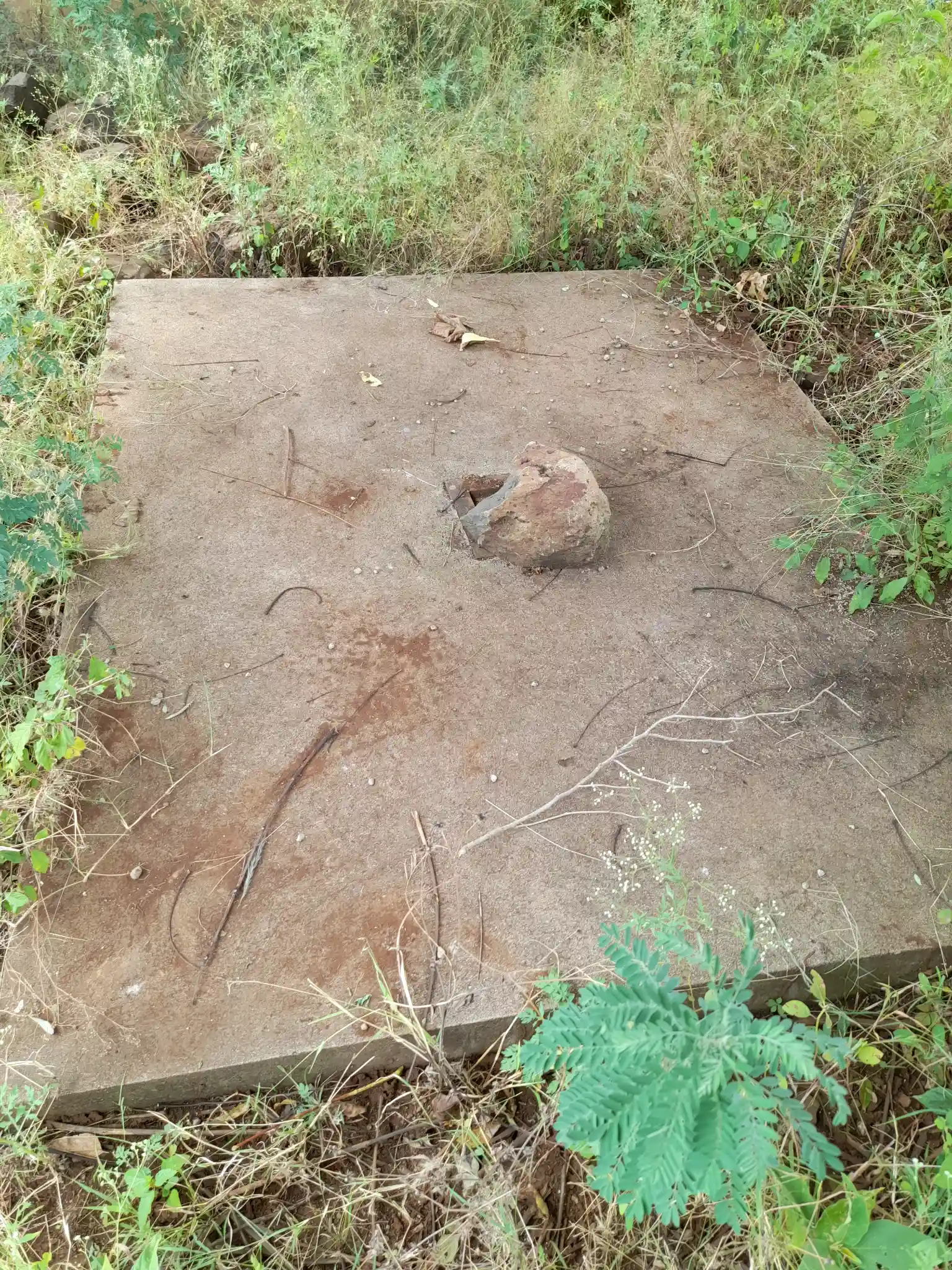 Nyumba tayari kukamilishwa kwenye kiwanja cha 29×43m, Muungano, umbali wa km 1 kutoka barabara kuu