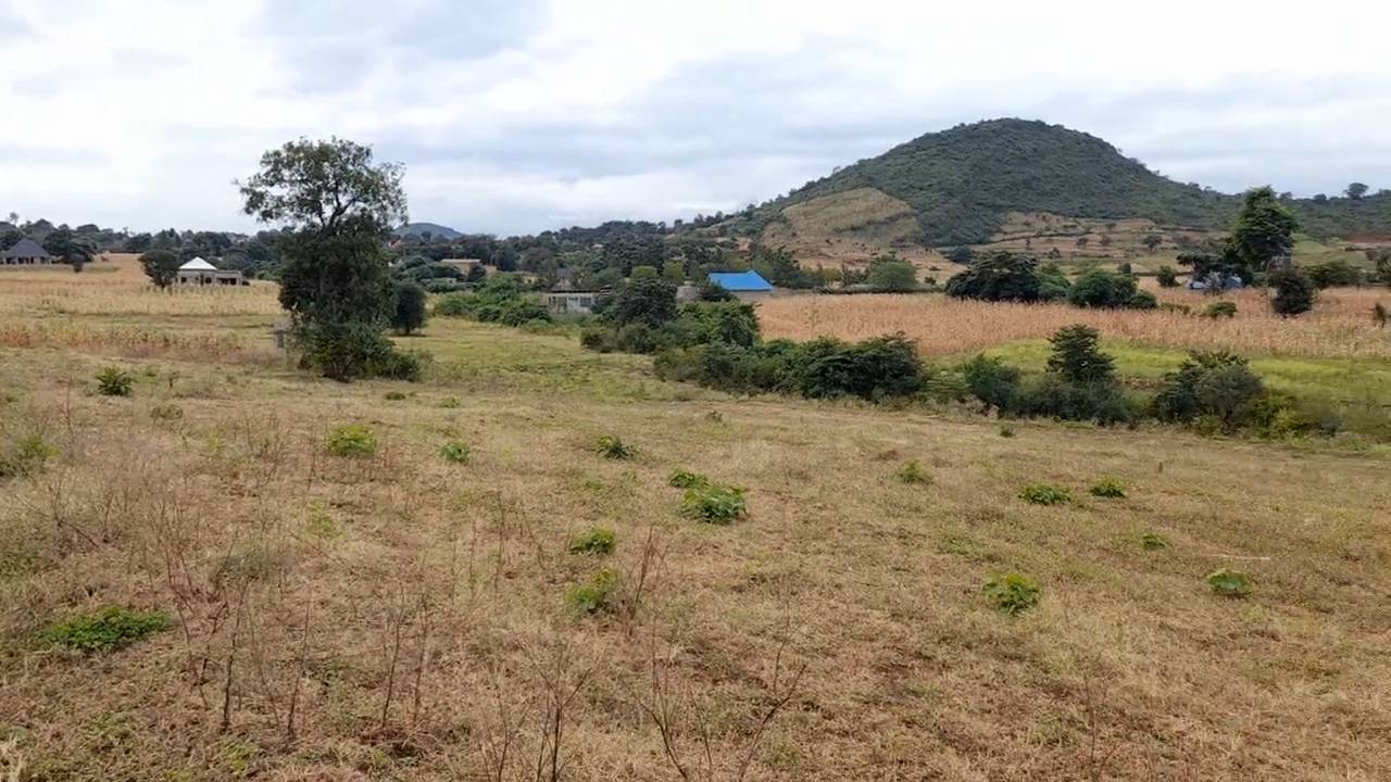 Viwanja Vizuri Vinauzwa Maroroi, Arusha – Umbali wa 1.6km kutoka Barabara ya East Africa, Maji na Umeme Vipo